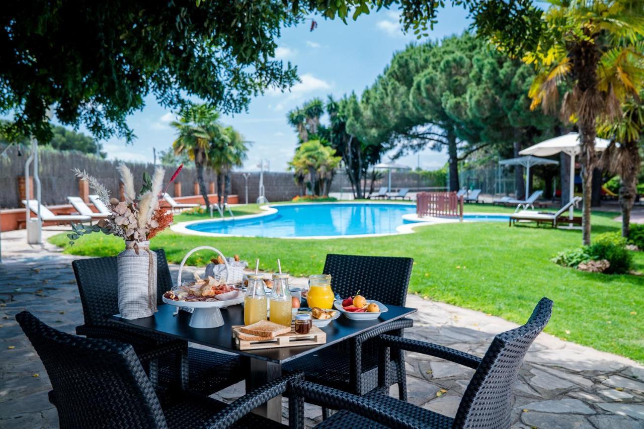 Felix Hotel Valls Bagian luar foto