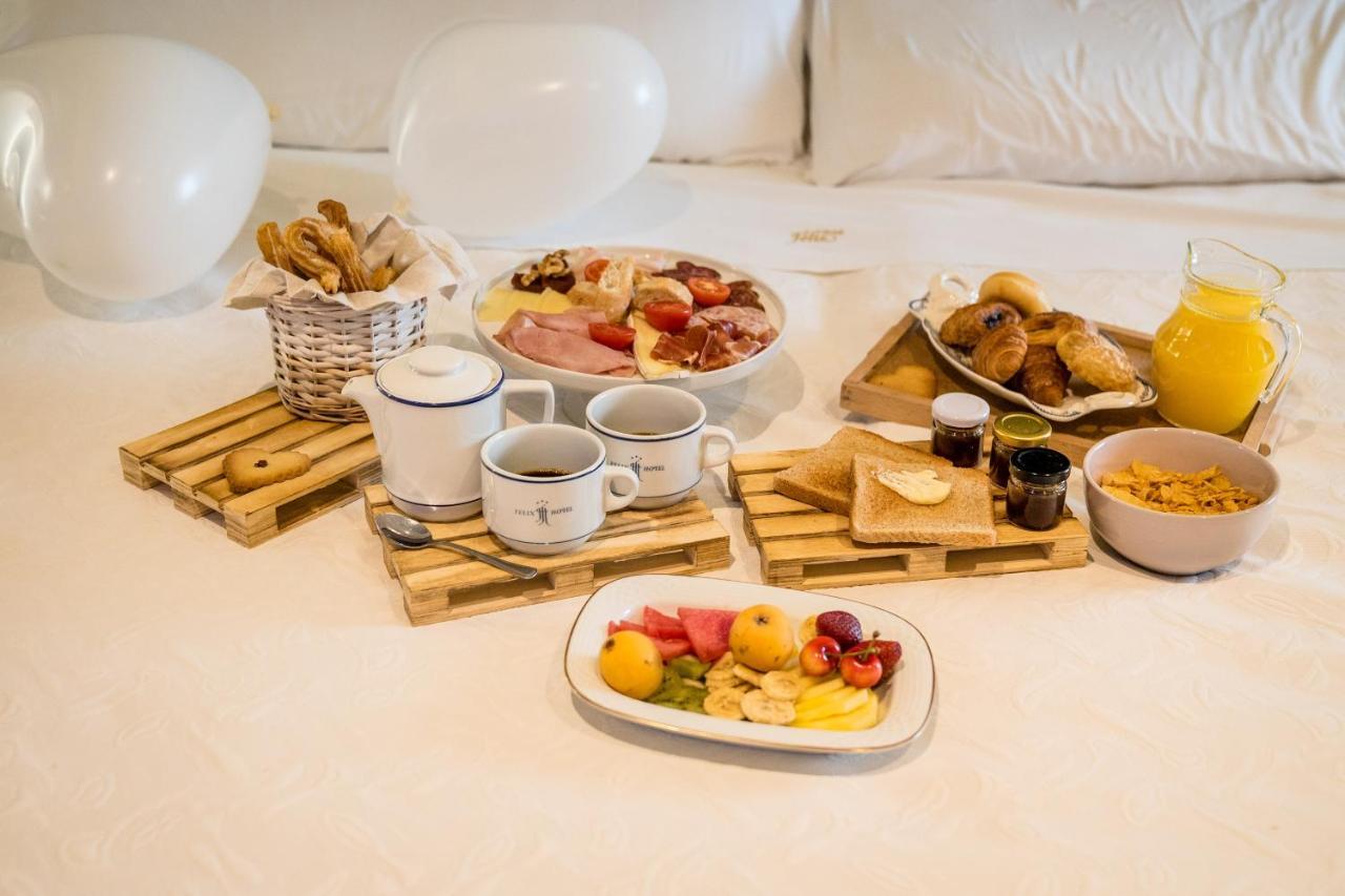 Felix Hotel Valls Bagian luar foto