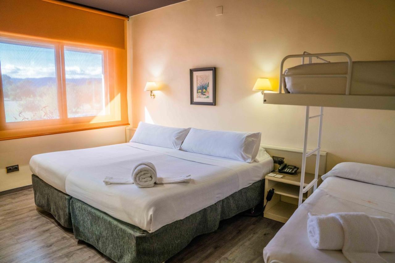 Felix Hotel Valls Bagian luar foto