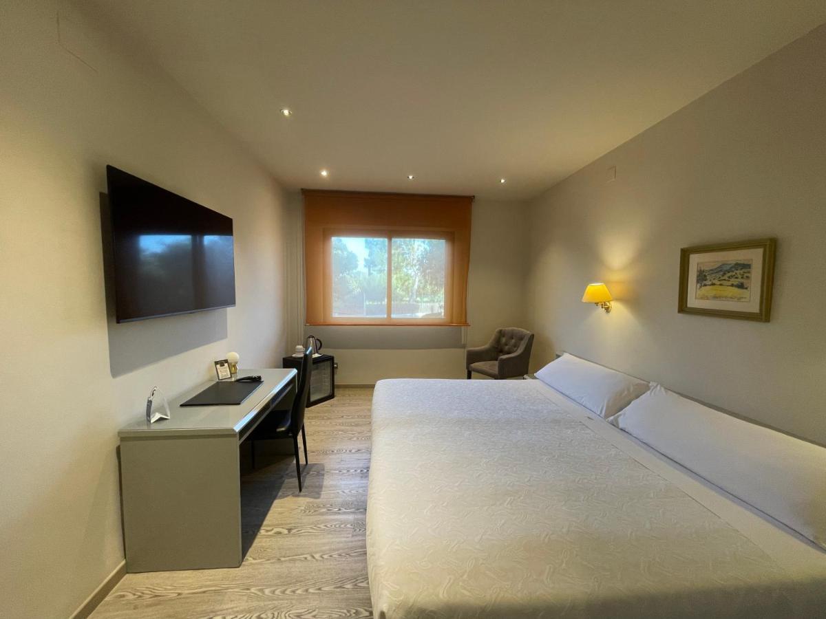 Felix Hotel Valls Bagian luar foto