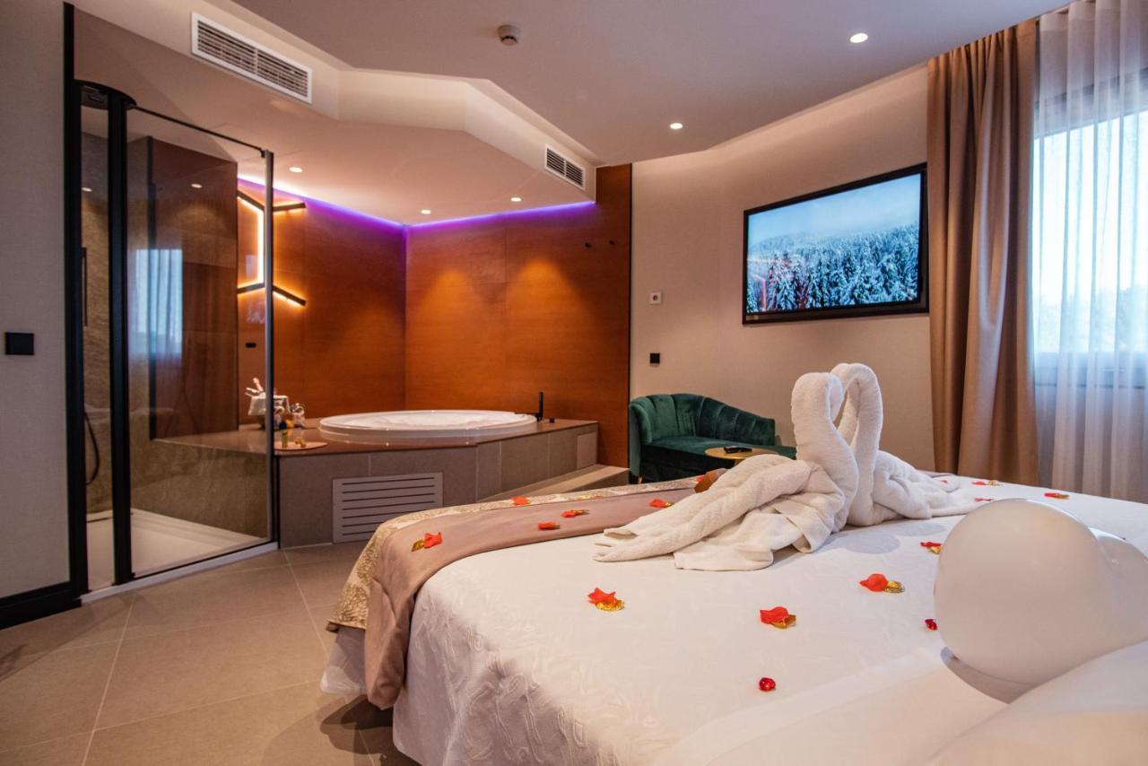 Felix Hotel Valls Bagian luar foto