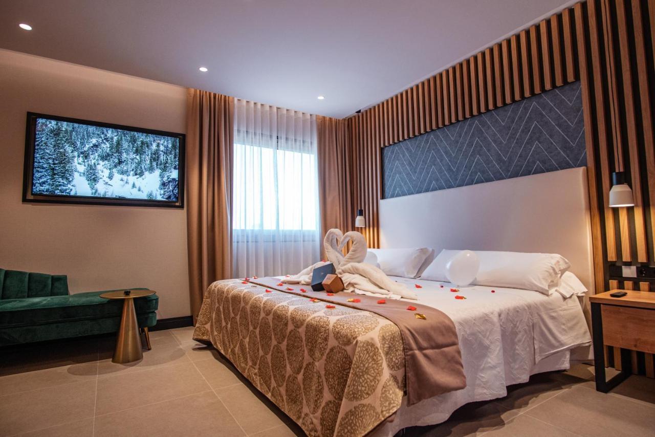 Felix Hotel Valls Bagian luar foto