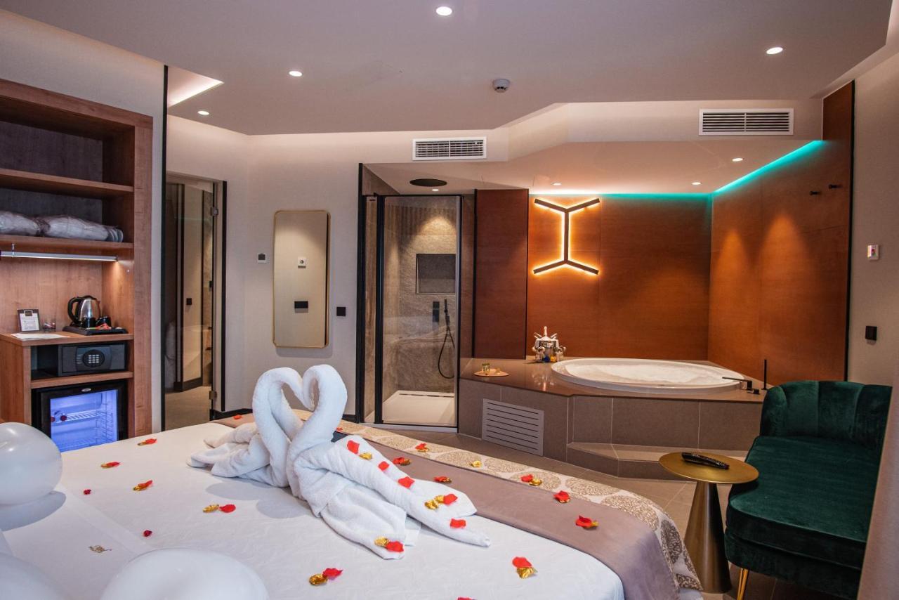 Felix Hotel Valls Bagian luar foto