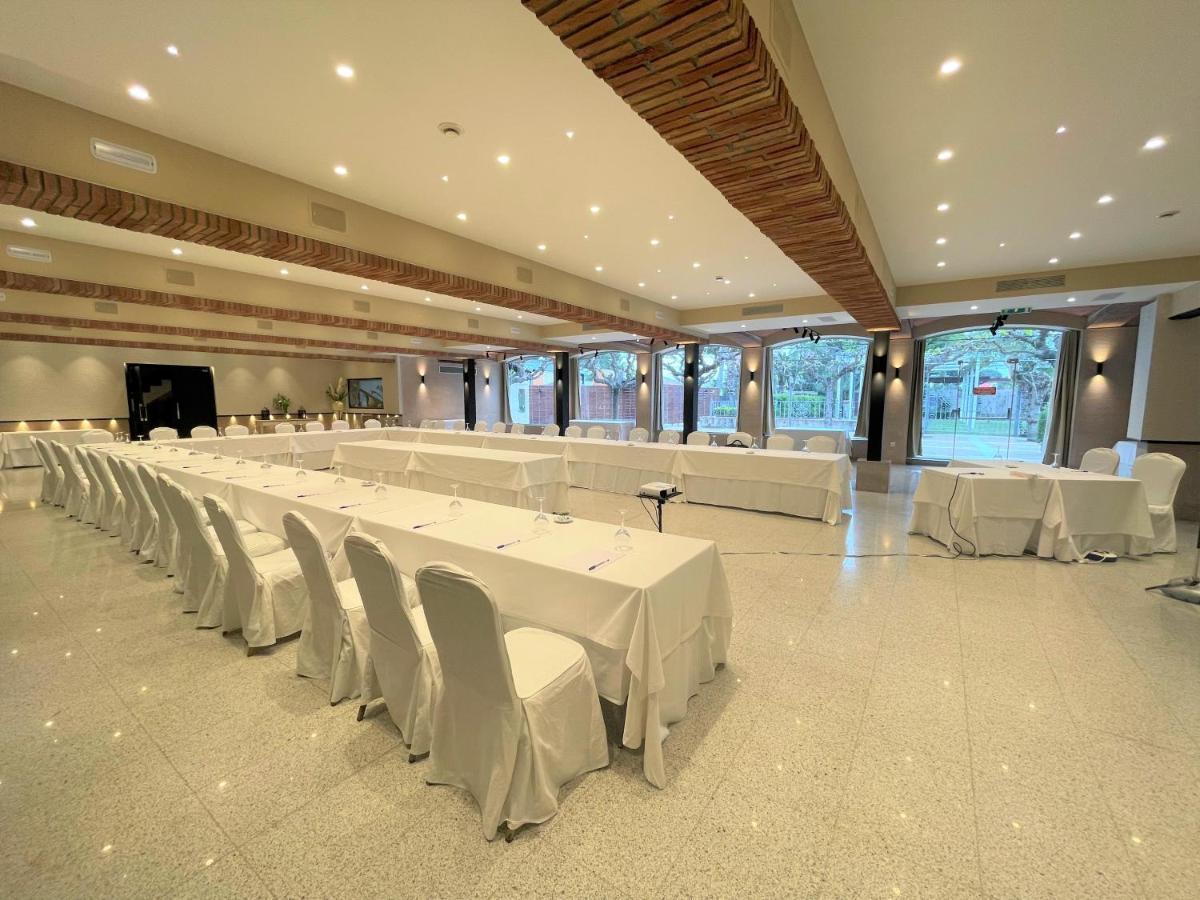 Felix Hotel Valls Bagian luar foto