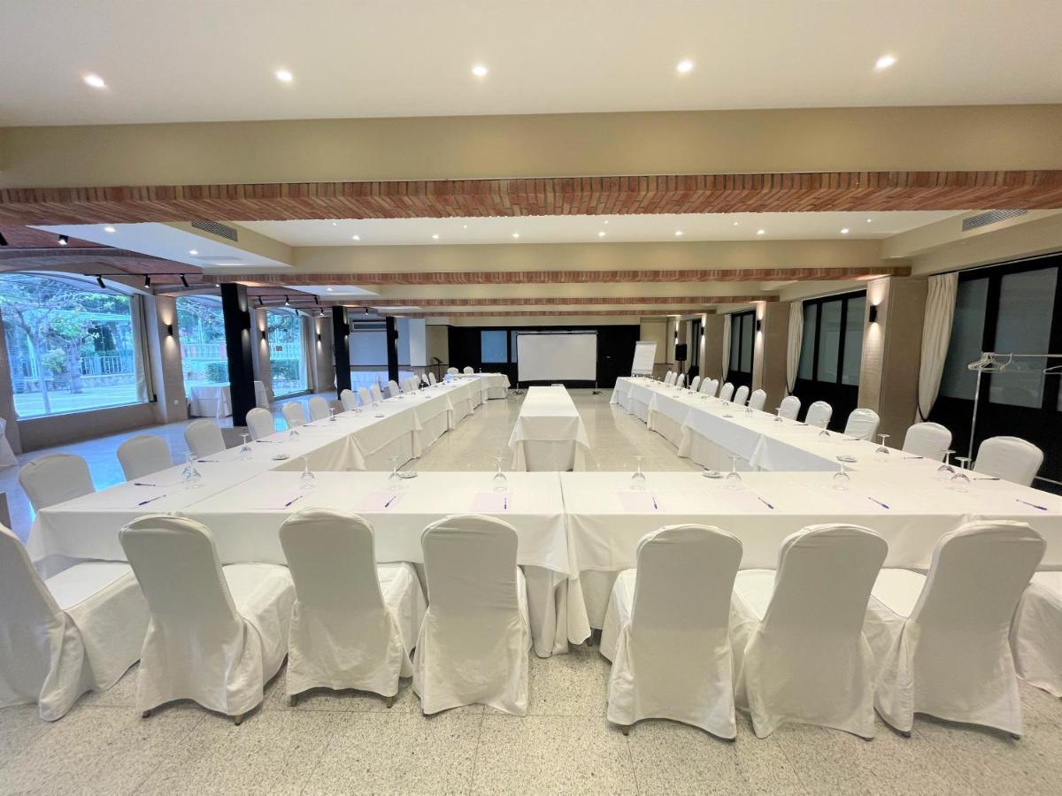 Felix Hotel Valls Bagian luar foto