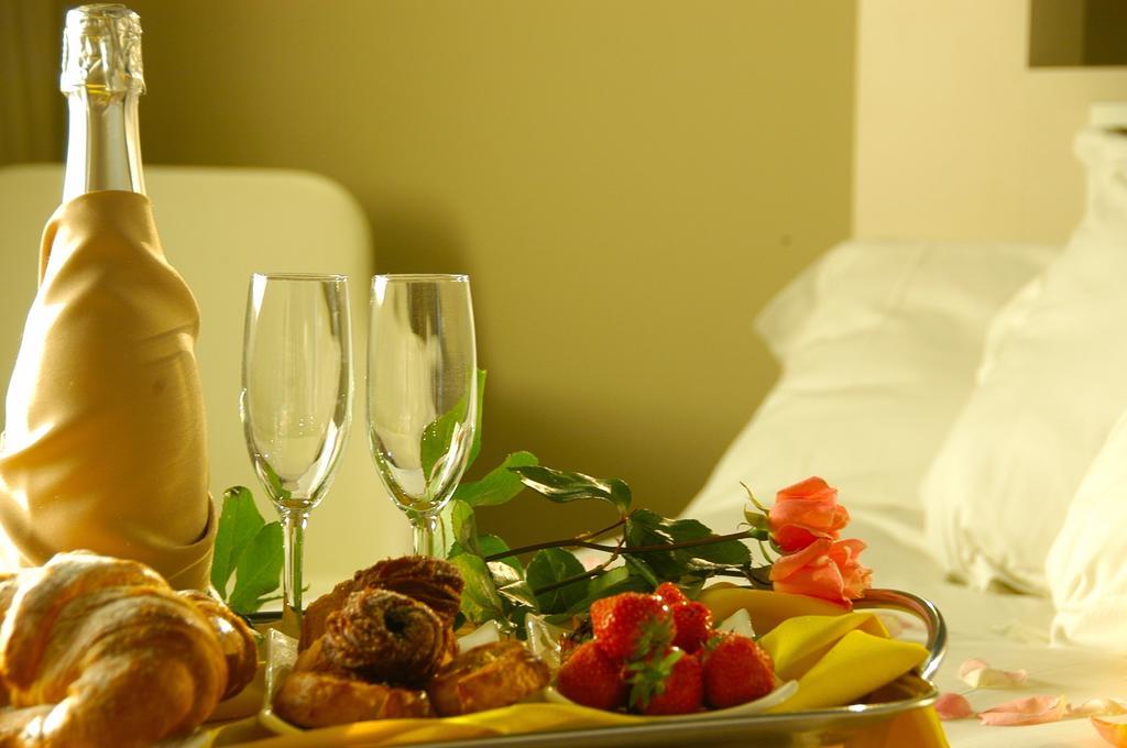 Felix Hotel Valls Bagian luar foto