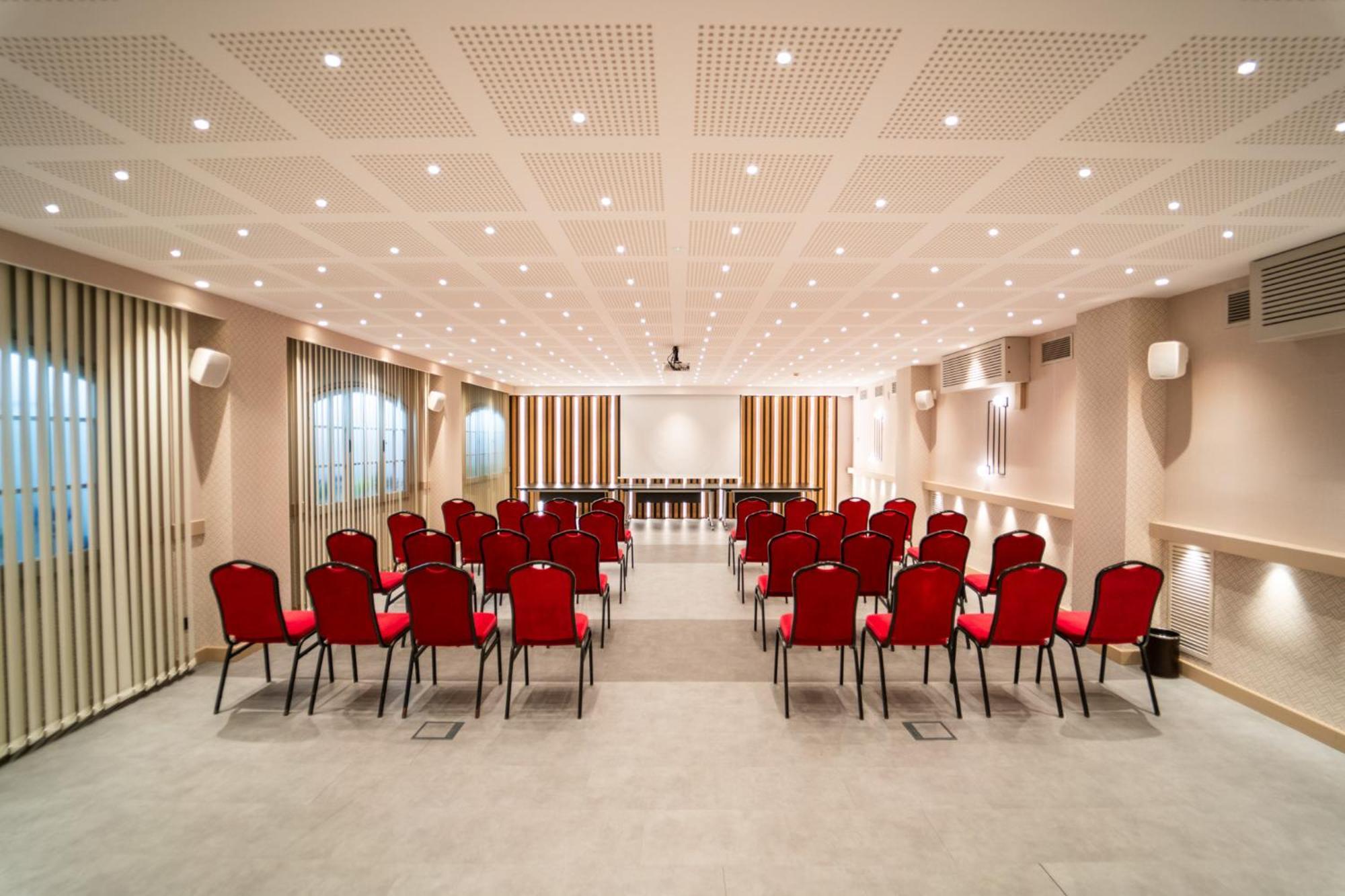 Felix Hotel Valls Bagian luar foto