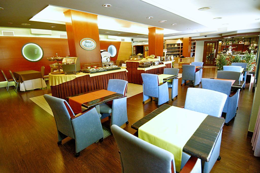 Felix Hotel Valls Bagian luar foto