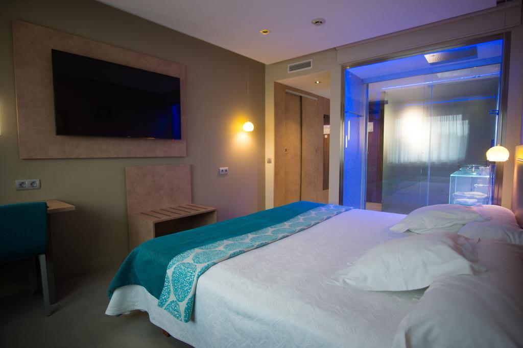 Felix Hotel Valls Bagian luar foto