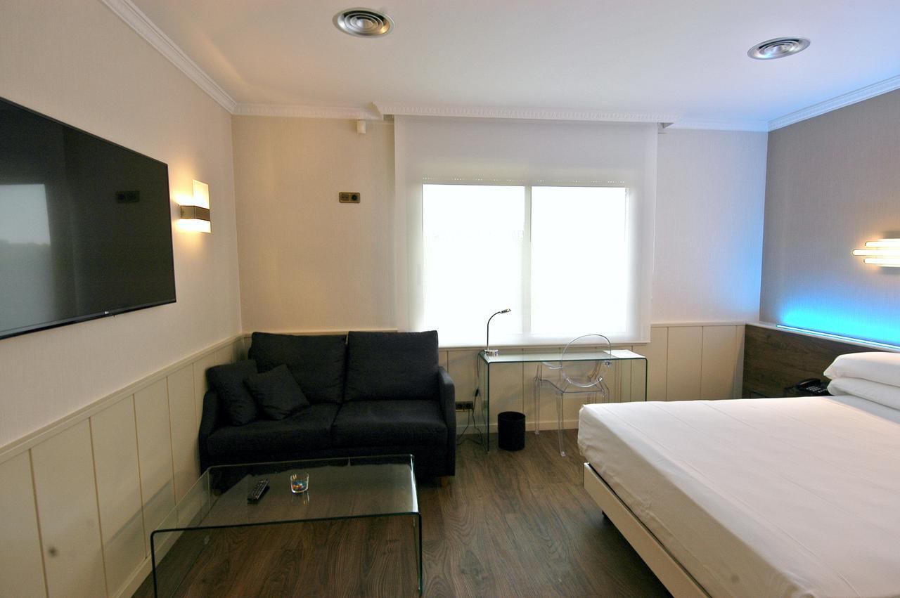 Felix Hotel Valls Ruang foto